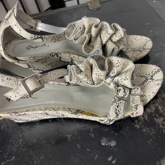 EUC Qupid Women's Reptile Print Wedge Heel Sandals size 8 - Picture 1 of 5
